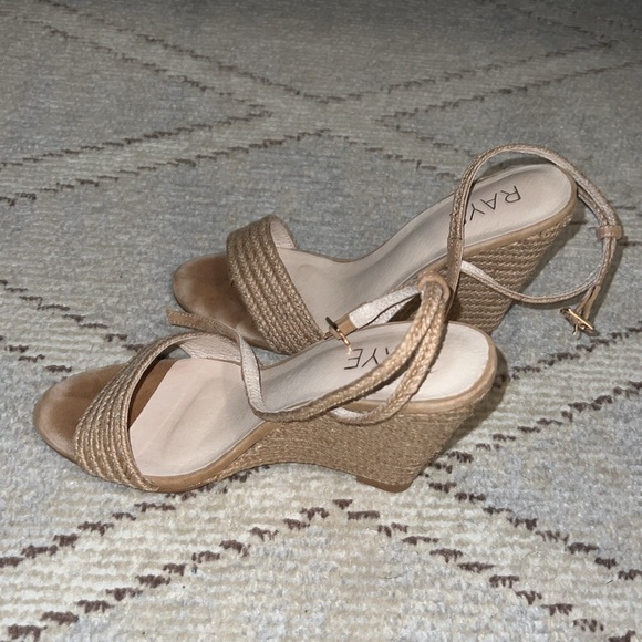 Raye Wedges - Picture 2 of 5
